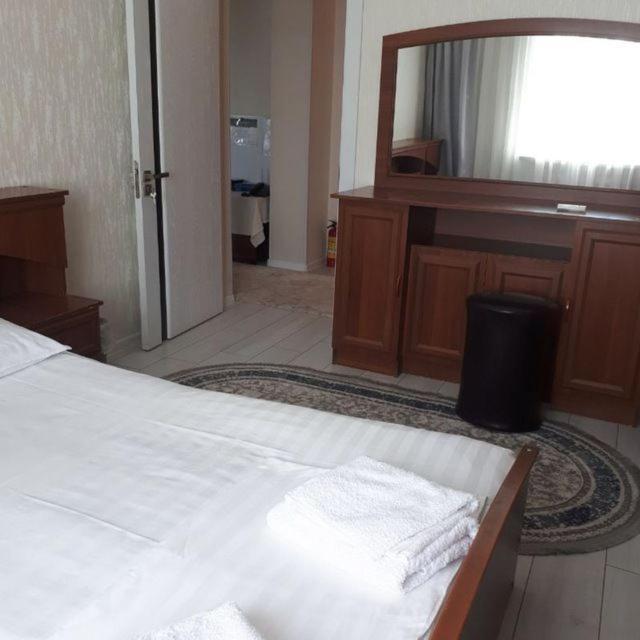 Hostel Sebzor Tasken Kültér fotó