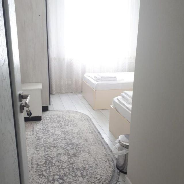Hostel Sebzor Tasken Kültér fotó