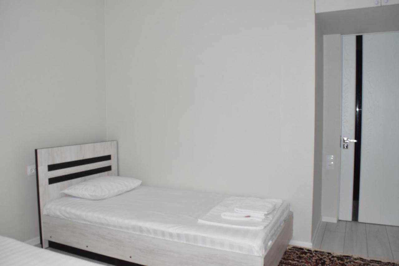 Hostel Sebzor Tasken Kültér fotó