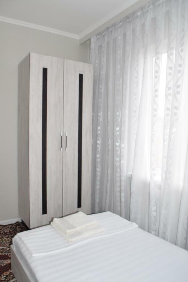 Hostel Sebzor Tasken Kültér fotó