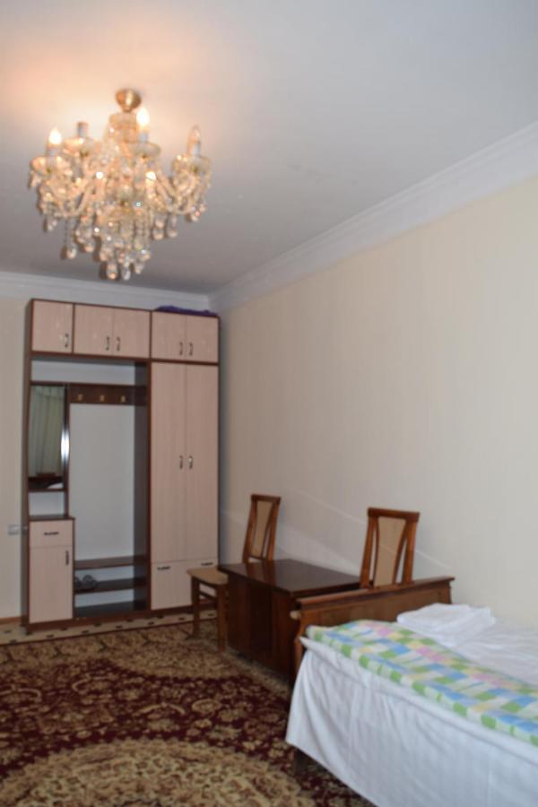 Hostel Sebzor Tasken Kültér fotó